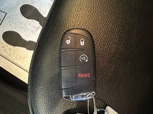 Used 2018 Jeep Compass Latitude w/ Popular Equipment Group AWD/4WD image 17