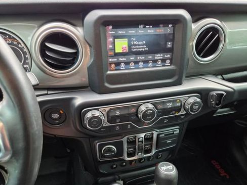 Certified 2019 Jeep Wrangler Unlimited Sahara AWD/4WD image 22