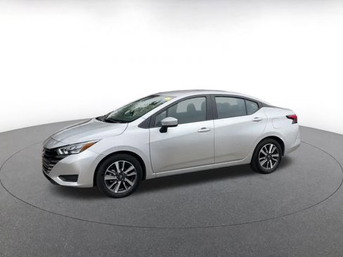 Used 2025 Nissan Versa SV image 7