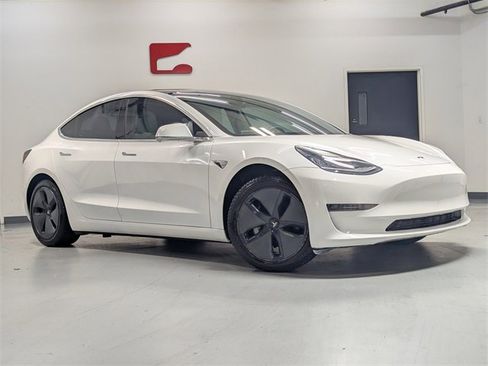 Used 2020 Tesla Model 3 Standard Range image 2