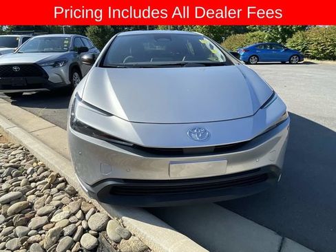 Used 2024 Toyota Prius LE FWD image 12