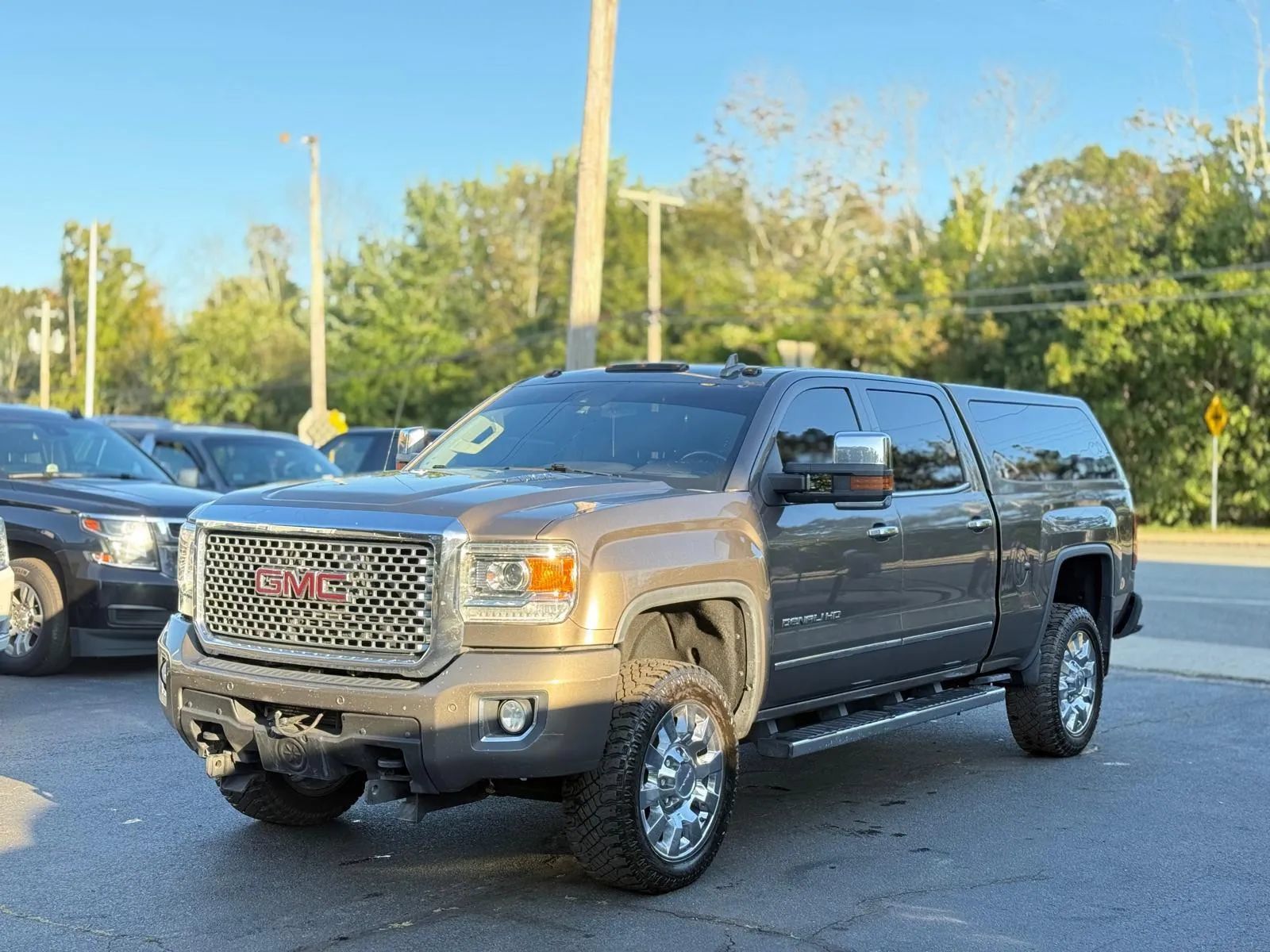 Used 2015 GMC Sierra 2500 Denali w/ Duramax Plus Package AWD/4WD image 4