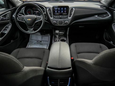 Used 2025 Chevrolet Malibu LT FWD image 23