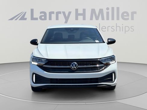 Used 2024 Volkswagen Jetta Sport FWD image 9