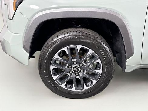 Used 2024 Toyota Tundra Limited AWD/4WD image 45