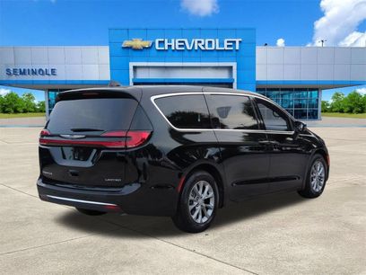Used 2026 Chrysler Pacifica Limited