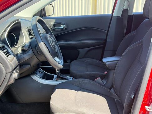 Used 2018 Jeep Compass Sport FWD image 3