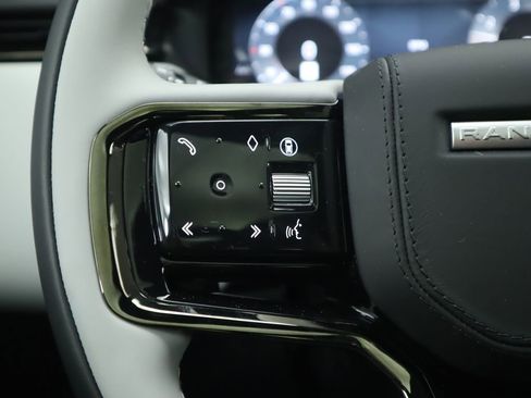 New 2026 Land Rover Range Rover Velar Dynamic SE image 11