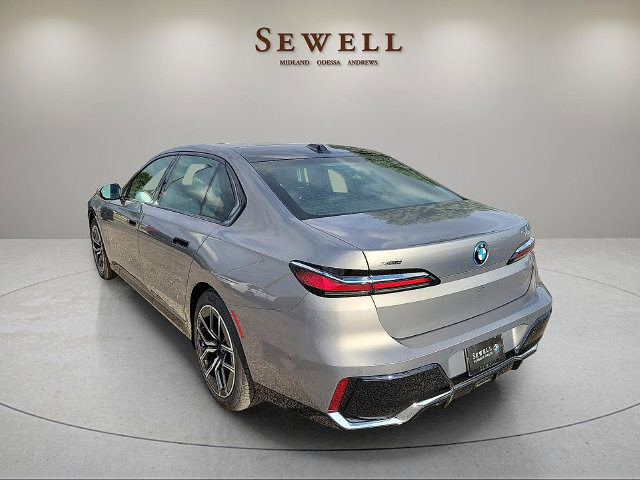 Used 2026 BMW 750e xDrive w/ Premium Package AWD/4WD image 3