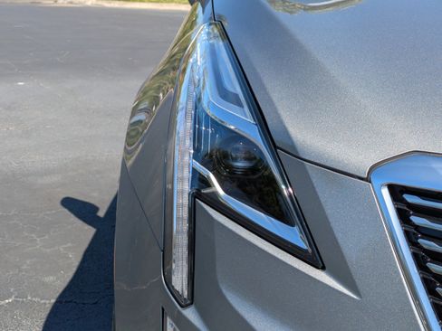 Certified 2023 Cadillac XT5 Premium Luxury w/ LPO, Premium Carpet Package image 9