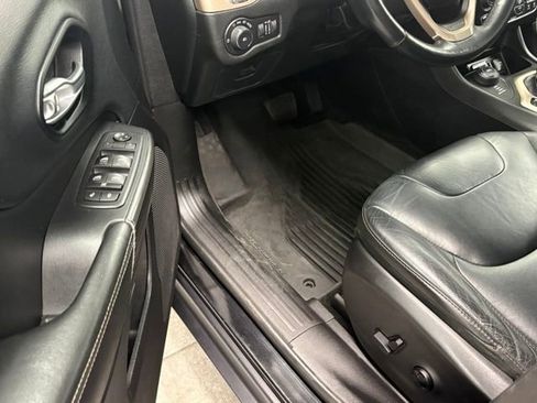 Used 2015 Jeep Cherokee Limited w/ Trailer Tow Group AWD/4WD image 10