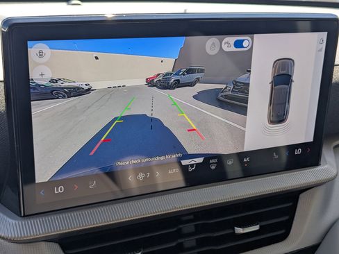 Used 2025 Ford Explorer Active w/ Active Comfort Package image 11