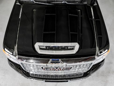 Used 2018 GMC Sierra 3500 Denali w/ Duramax Plus Package AWD/4WD image 38