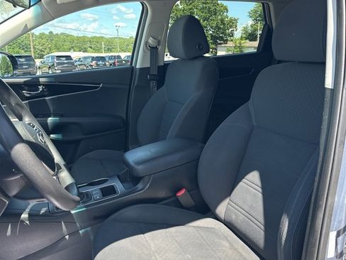 Used 2020 Kia Sorento L image 11