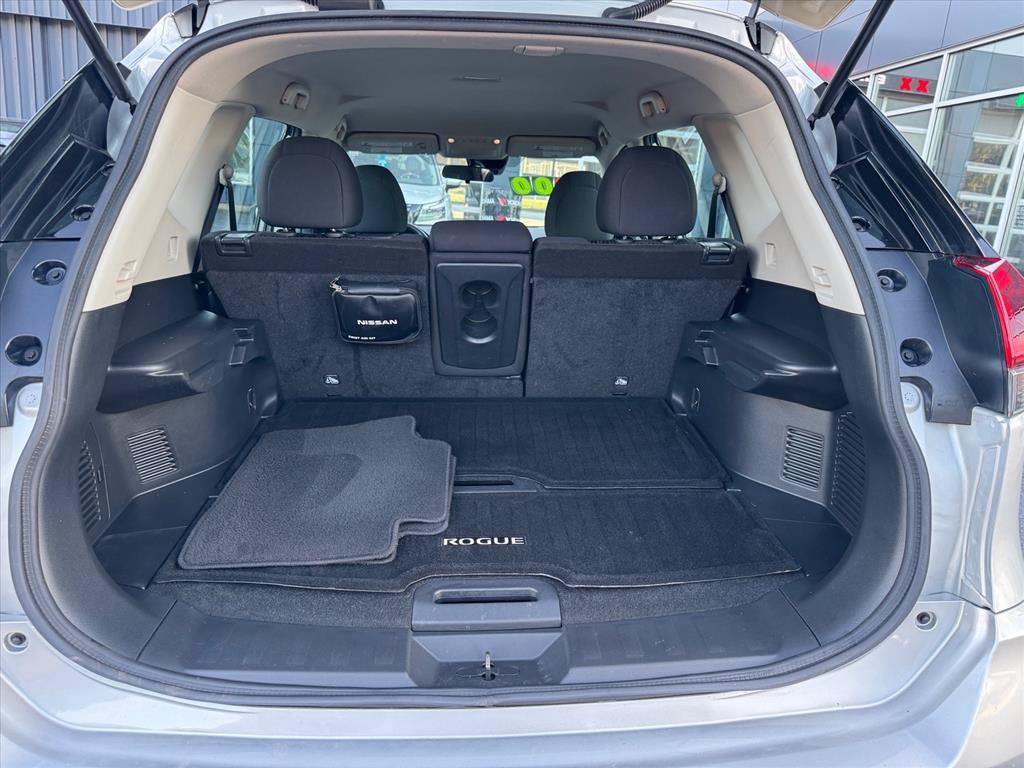 Used 2020 Nissan Rogue S FWD image 10