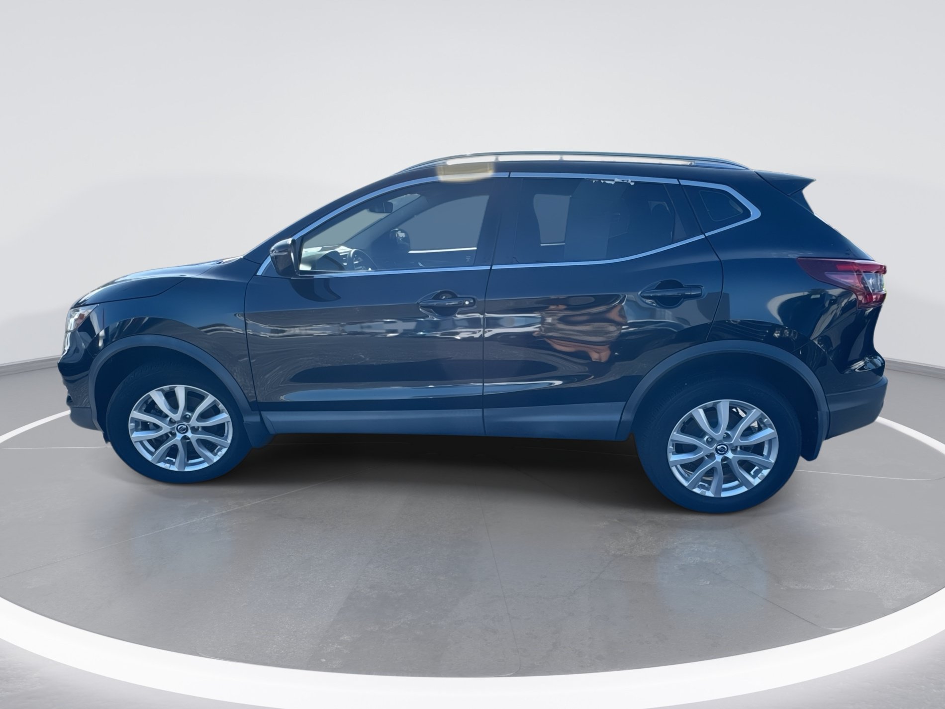Used 2020 Nissan Rogue Sport SV FWD image 7
