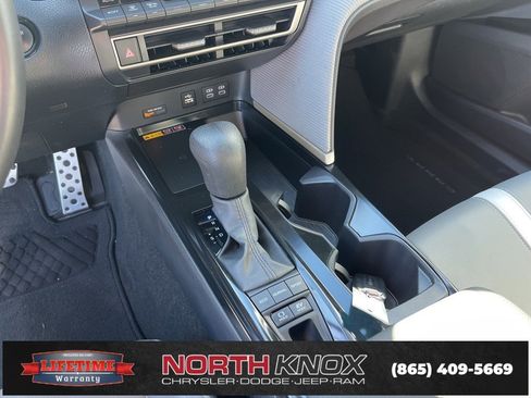 Used 2025 Toyota Camry LE image 11