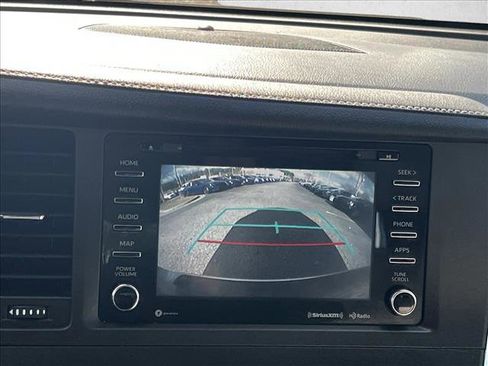 Used 2019 Toyota Sienna XLE image 12