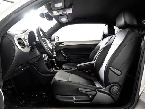 Used 2016 Volkswagen Beetle 1.8T SE image 4