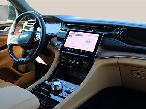 New 2025 Jeep Grand Cherokee Summit image 19