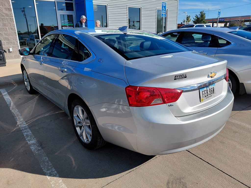 Used 2016 Chevrolet Impala LT FWD image 2