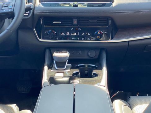 New 2025 Nissan Rogue Platinum w/ Tech Package image 26