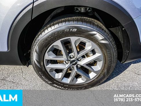 Used 2024 Kia Telluride LX FWD image 16