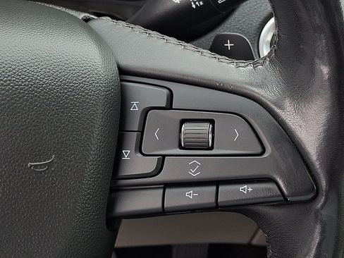 Used 2019 Cadillac XT4 Luxury w/ Cold Weather Package image 22