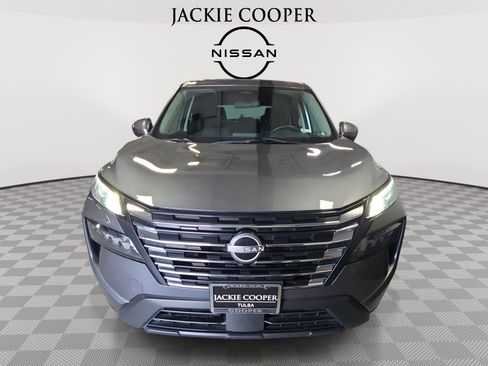 Used 2024 Nissan Rogue SV AWD/4WD image 2