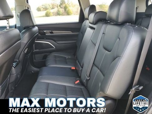 Used 2022 Kia Telluride EX w/ Towing Package image 17
