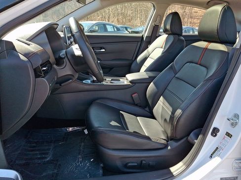 Certified 2023 Nissan Sentra SR w/ SR Premium Package image 15