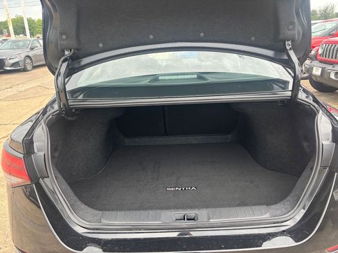 Used 2025 Nissan Sentra SV FWD image 29