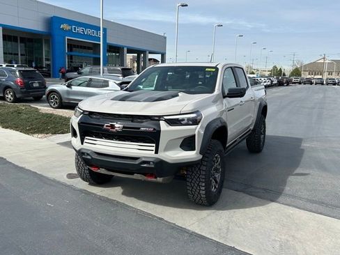New 2026 Chevrolet Colorado ZR2 w/ Technology Package AWD/4WD image 18