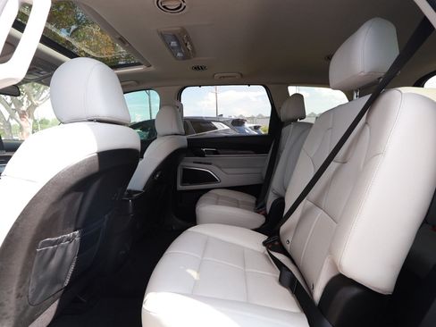 Used 2022 Kia Telluride EX w/ EX Premium Package FWD image 28