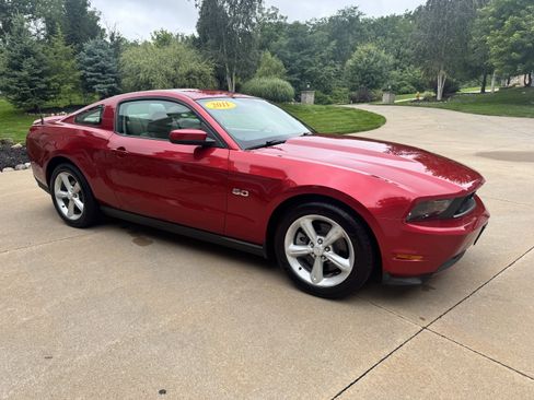 Used 2011 Ford Mustang GT Premium RWD image 6
