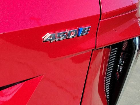 Certified 2024 Cadillac Lyriq Luxury image 30