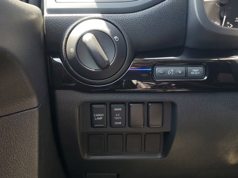 Certified 2024 Nissan Titan SV w/ SV Convenience Package image 26