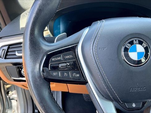 Used 2021 BMW 530e w/ Parking Assistance Package RWD image 18