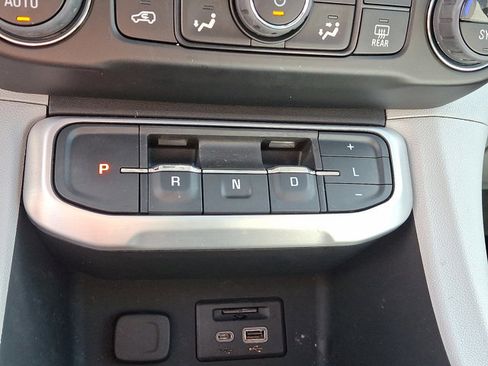 Used 2023 GMC Acadia SLE w/ Driver Convenience Package AWD/4WD image 17