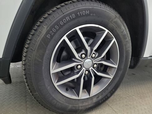 Used 2017 Jeep Grand Cherokee Limited w/ Luxury Group II AWD/4WD image 31