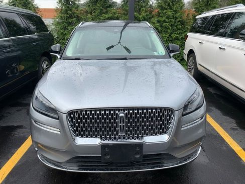 Used 2022 Lincoln Corsair AWD w/ Premium Package image 3