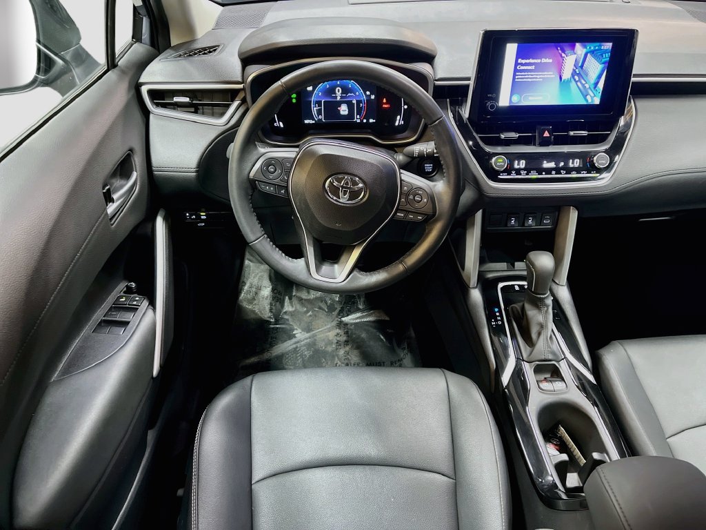 Used 2025 Toyota Corolla Cross XLE w/ Convenience Package AWD/4WD image 23