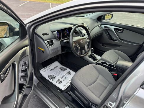 Used 2015 Hyundai Elantra SE w/ Option Group 02 image 17