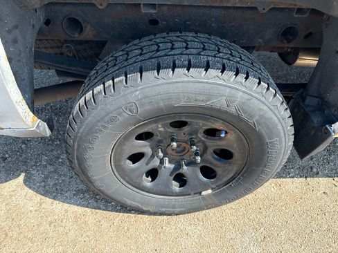 Used 2014 Chevrolet Silverado 1500 LT AWD/4WD image 8