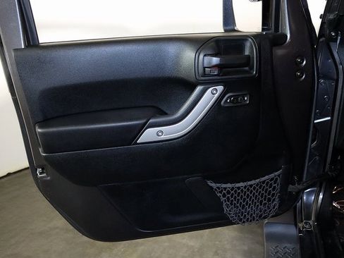 Used 2017 Jeep Wrangler Unlimited Sahara w/ Connectivity Group image 22