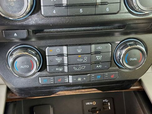 Used 2015 Ford F150 Lariat image 35