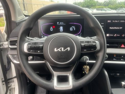 Used 2025 Kia Sportage LX FWD image 25