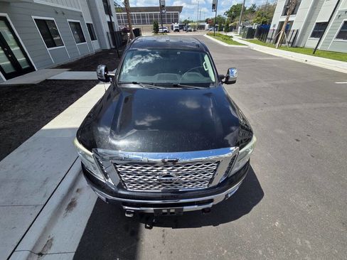 Used 2017 Nissan Titan SL image 3
