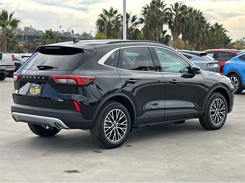 New 2025 Ford Escape SE w/ PHEV Premium Package image 6