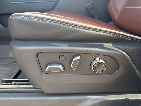 Used 2025 GMC Sierra 1500 Denali Ultimate image 10